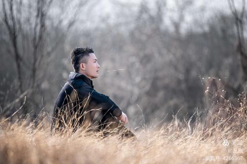 男儿有泪不轻弹(男儿有泪不轻弹是什么生肖)（男人流泪不轻弹（男人流泪不轻弹是什么星座）文章)