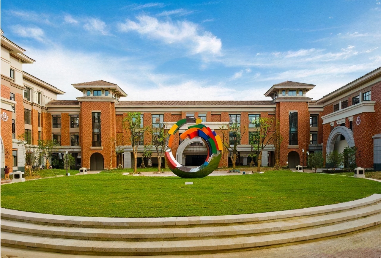 期末考试名校作文《校园趣事》,学霸范文帮你写出跌宕起伏的故事