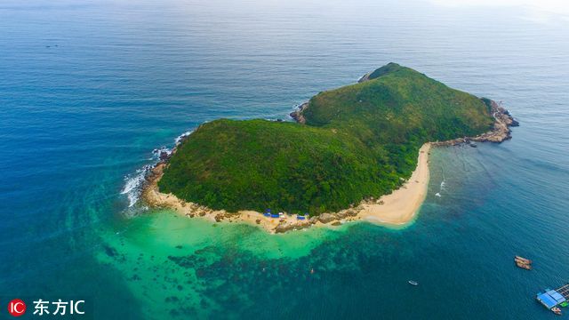 当你在朋友圈狂“晒”雪景 海南人民却在美美晒日光
