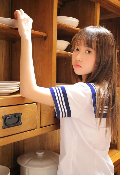 最美大学生喝醉后慢慢玩她（最美大学生喝醉后陪她慢慢玩文章) 