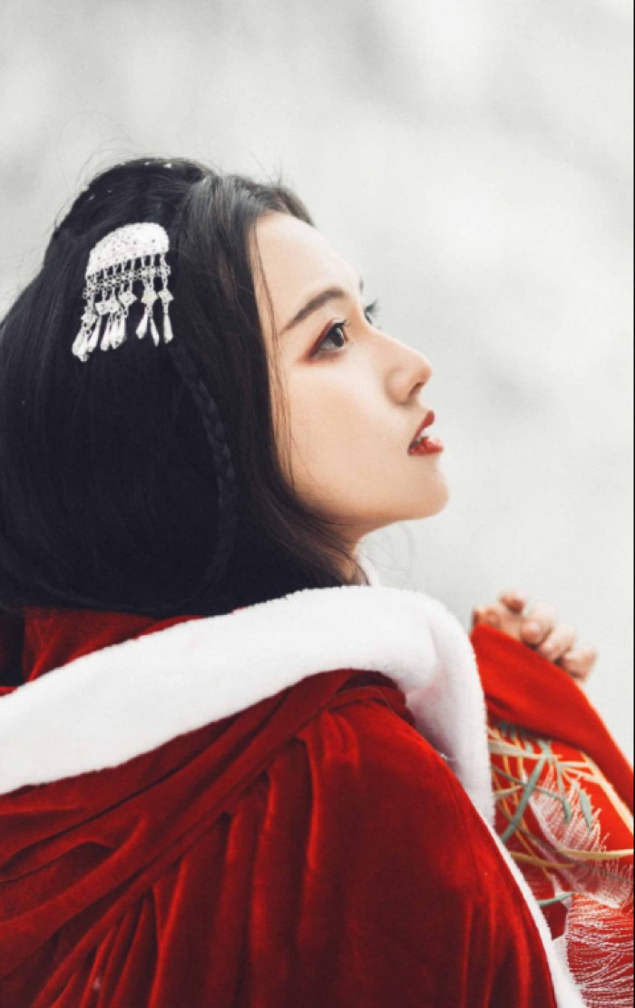 彼岸花开开彼岸 断肠草愁愁断肠 奈何桥前可奈何 三生石前定三生