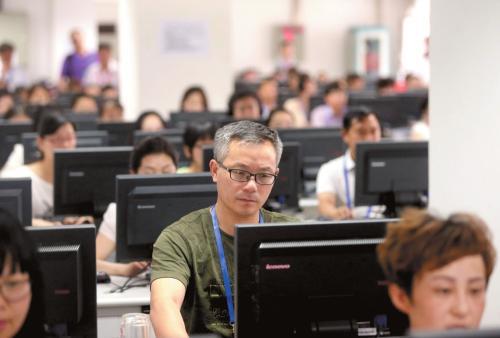 回顾高考语文满分作文，堪称“神仙卷面”，阅卷老师不忍扣分