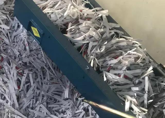 一包a4纸有多重