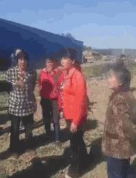 学校新来的女老师，上课都积极起来了