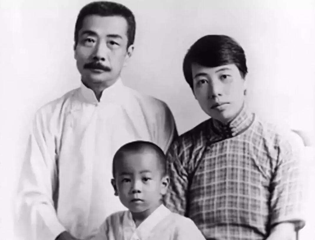 印象中不苟言笑的鲁迅，其实乃是文学界不折不扣的无厘头大师