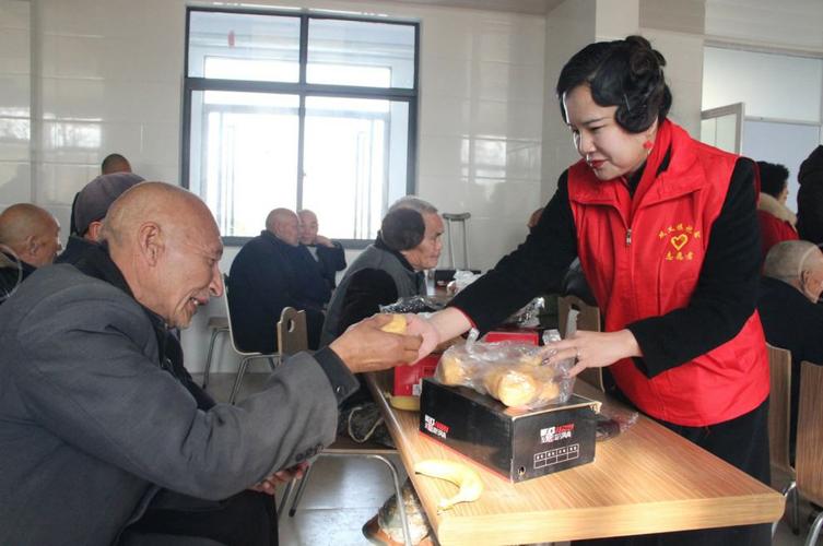 敬老院送温暖活动