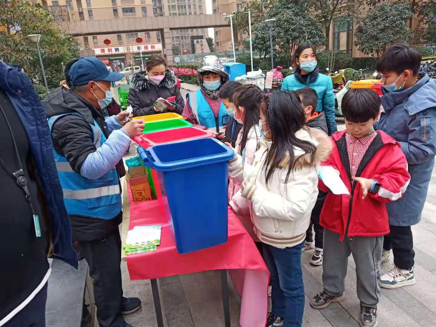 垃圾分类益处多，环境保护靠你我