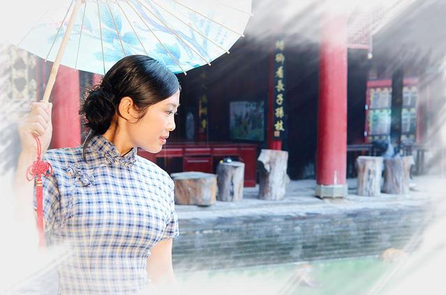 闲愁一场场秋雨,失眠一个个夜晚,优秀作文赏析:《秋雨》