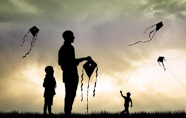 “父之美德，子之遗产。”倡议每年的8月8日是中国父亲节