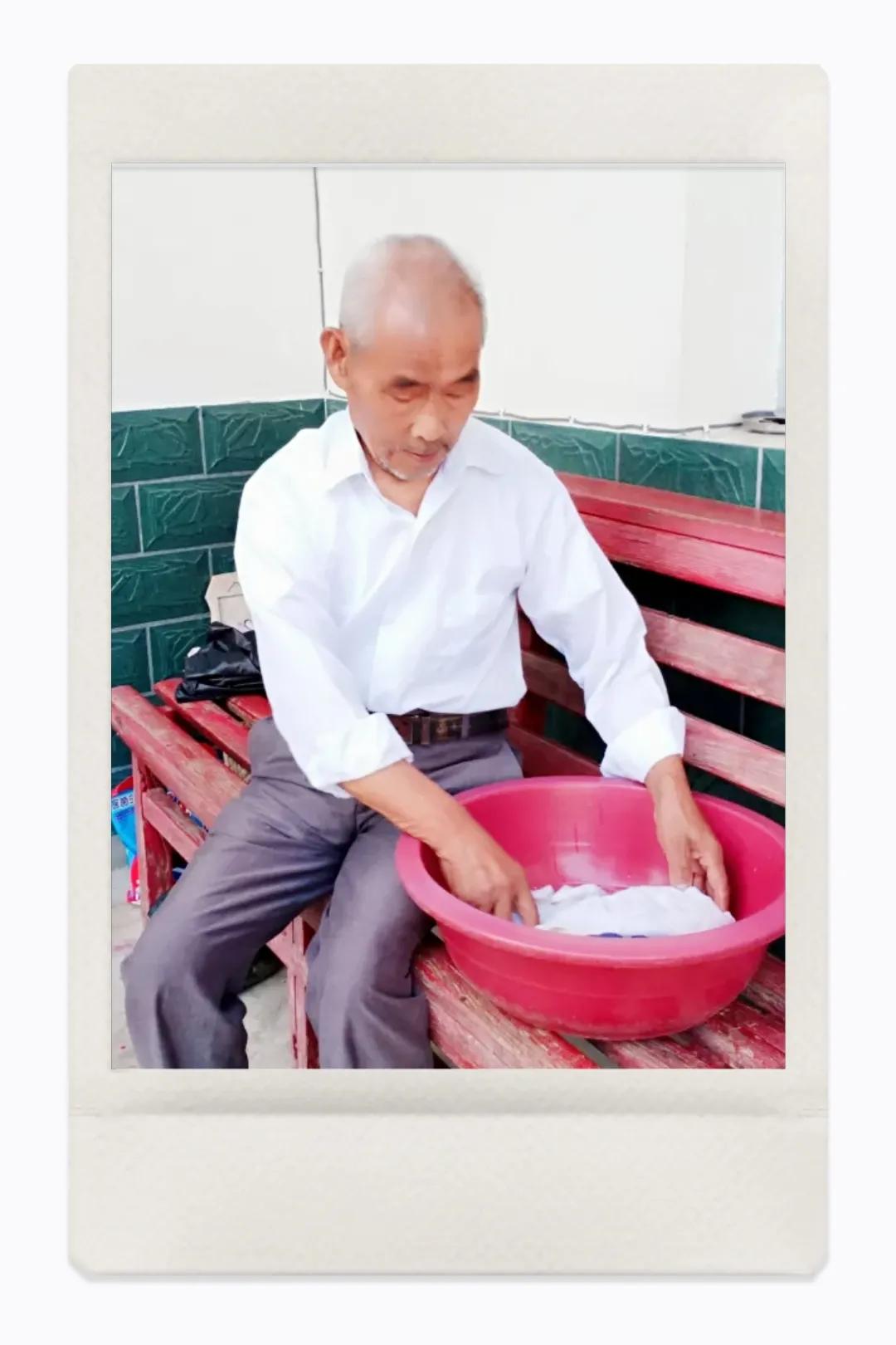 俗子原创散文‖父爱如水，默默无声