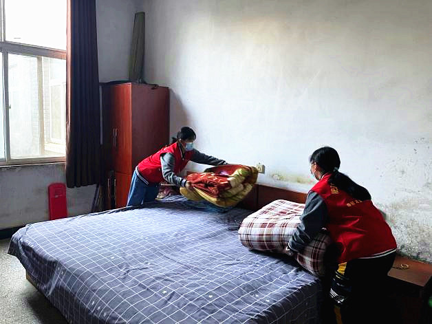 弘扬雷锋精神，做新时代好少年