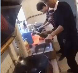 学校新来的女老师，上课都积极起来了