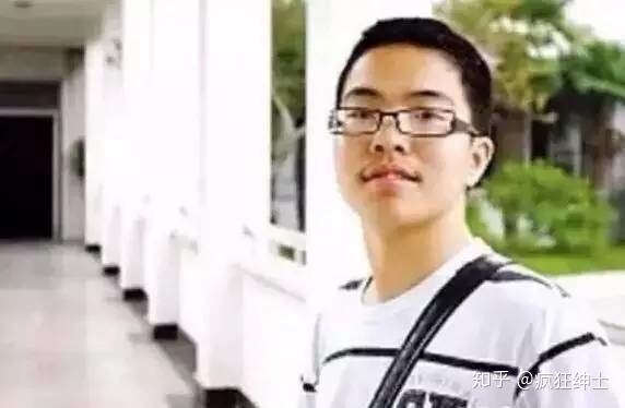 鐖遍槄璇荤殑鍐滄潙瀛╁瓙锛屽湪楂樿€冭€冨満涓婄敤涓€绡囥€婄豢鑹茬敓娲汇€嬫儕鑹充簡浼椾汉