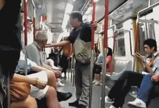 学校新来的女老师，上课都积极起来了