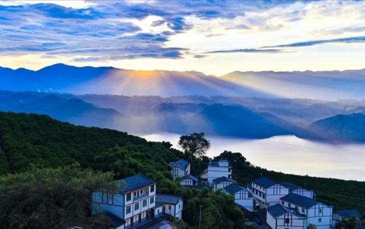 决赛一等奖作文《祖国如诗》,开头绝了,清新脱俗