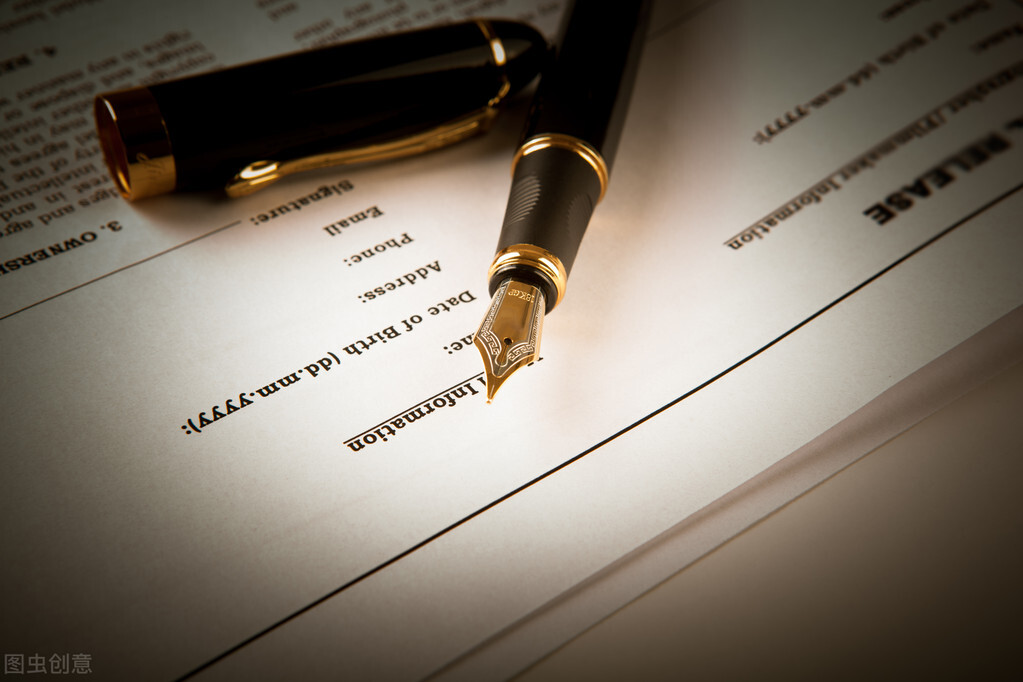 初中优秀作文《做一棵扎根大地的树》扎根大地,无惧风雨