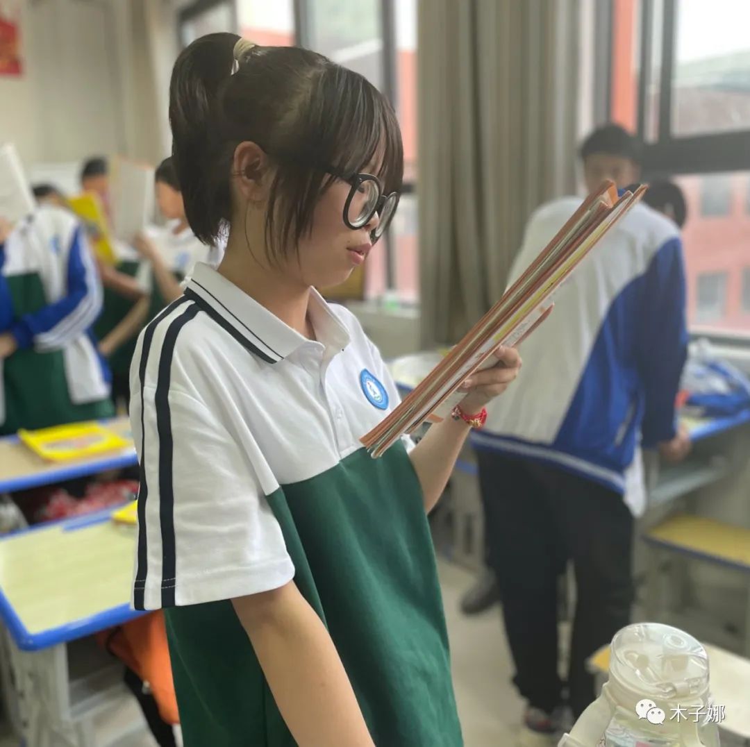 人物类一等奖征文：我眼中的班主任