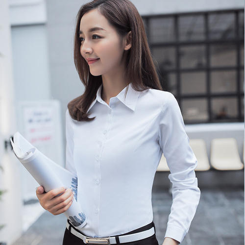 四年级优秀作文欣赏：《大自然的启示》，小草和小蚂蚁轻轻告诉你