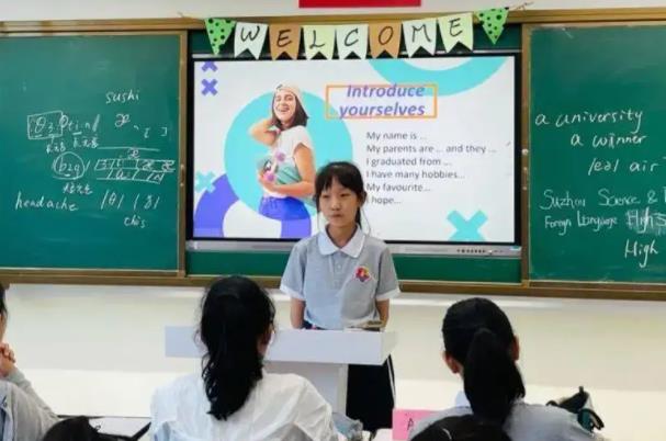 全国中小学将迎来新课标，英语或退出主科之列，体育要取而代之