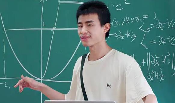 天赋是成功的捷径吗？韦东奕一年级日记走红，天才从小就与众不同