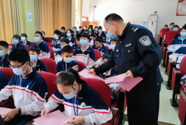 全国中小学将迎来新课标，英语或退出主科之列，体育要取而代之