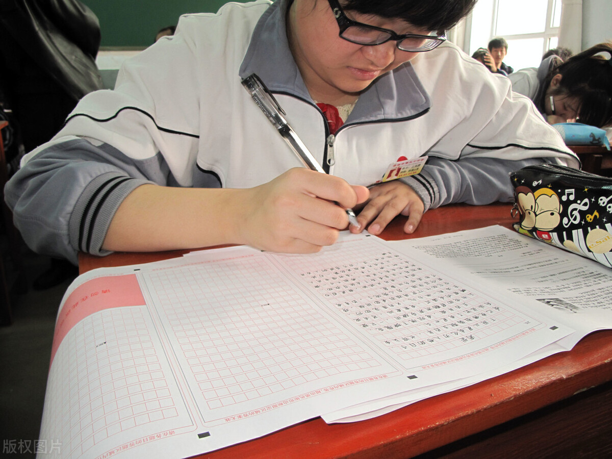 初中作文题目(初中作文题目推荐500个)（初中作文题目（500个推荐初中作文题目）文章) 