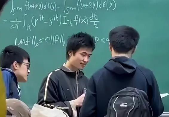 天赋是成功的捷径吗？韦东奕一年级日记走红，天才从小就与众不同