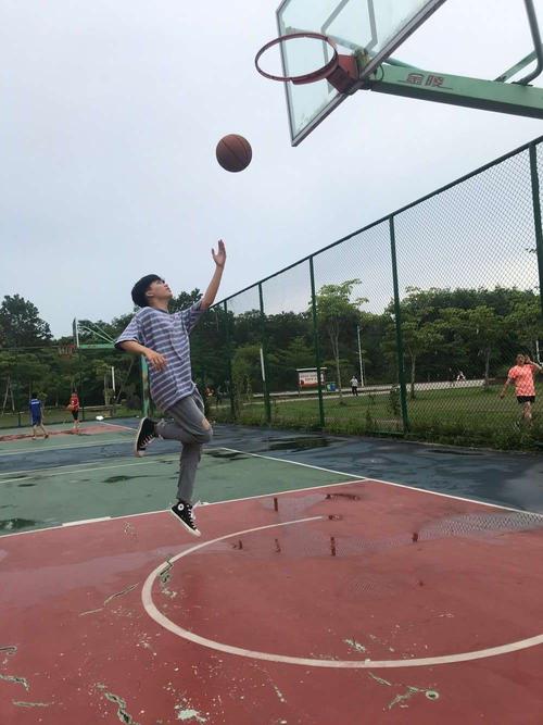 我学会了打篮球(我学会了打篮球500字优秀作文)（我学会了打篮球（我学会了打篮球500字优秀作文）文章) 