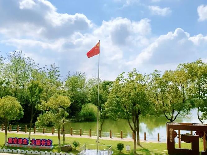 我们生在红旗下