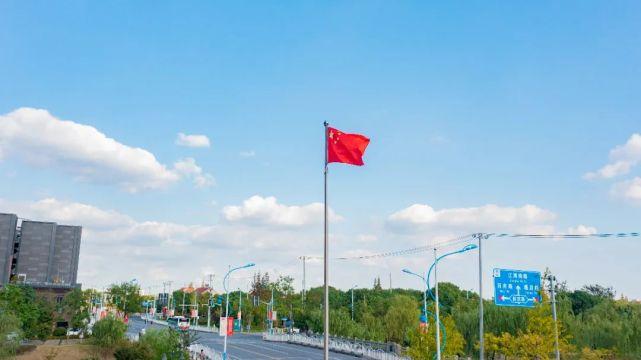 我们生在红旗下