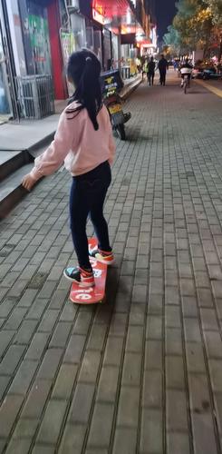 我学会了滑滑板