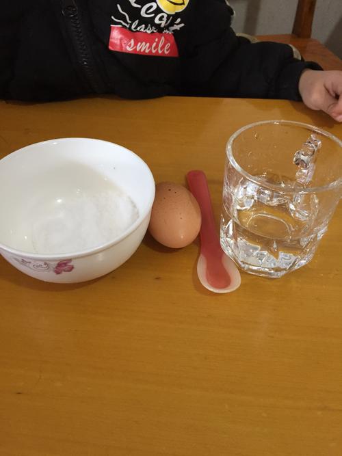 漂浮的鸡蛋实验